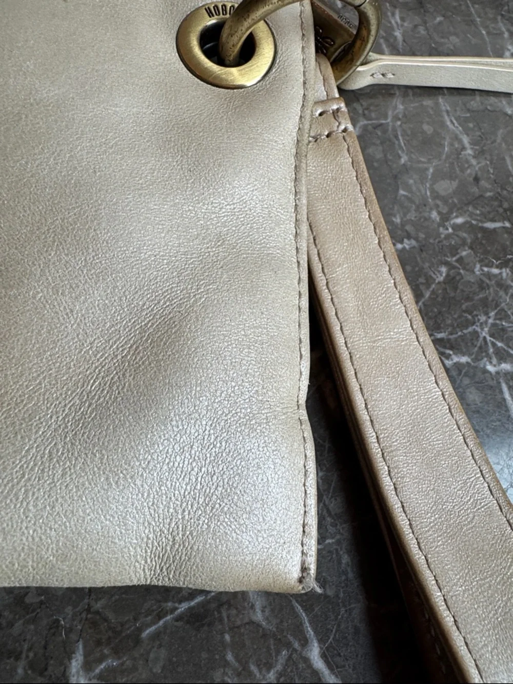 Hobo Vida Cream Wristlet Clutch - Picture 6 of 11